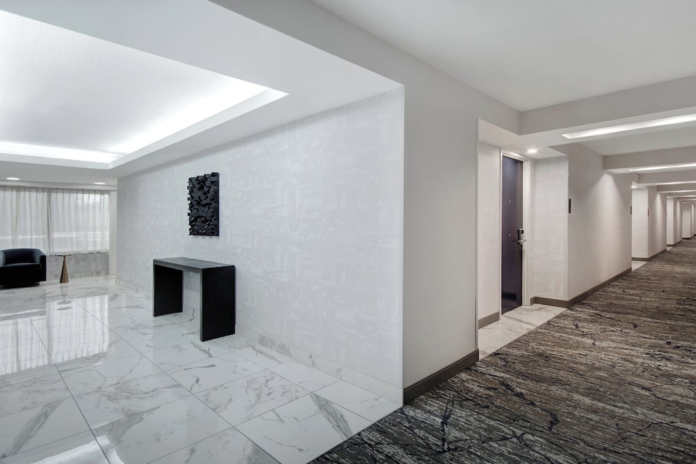 Crowne Plaza Auburn Hills by IHG - photo 73