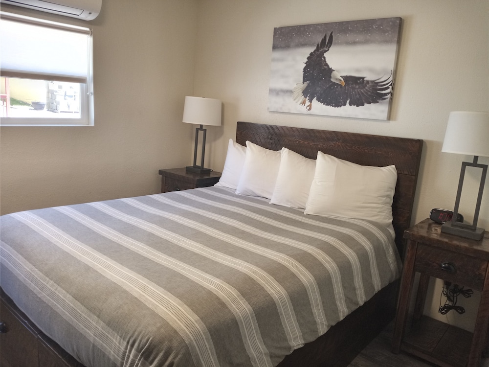 Yellowstone Riverside Cottages - photo 28