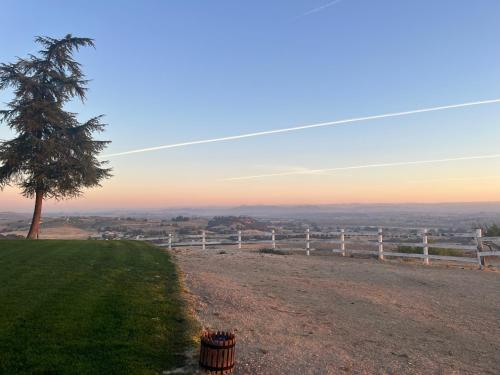 Amazing views 6BR wine country & farm experience in Paso Robles, United States