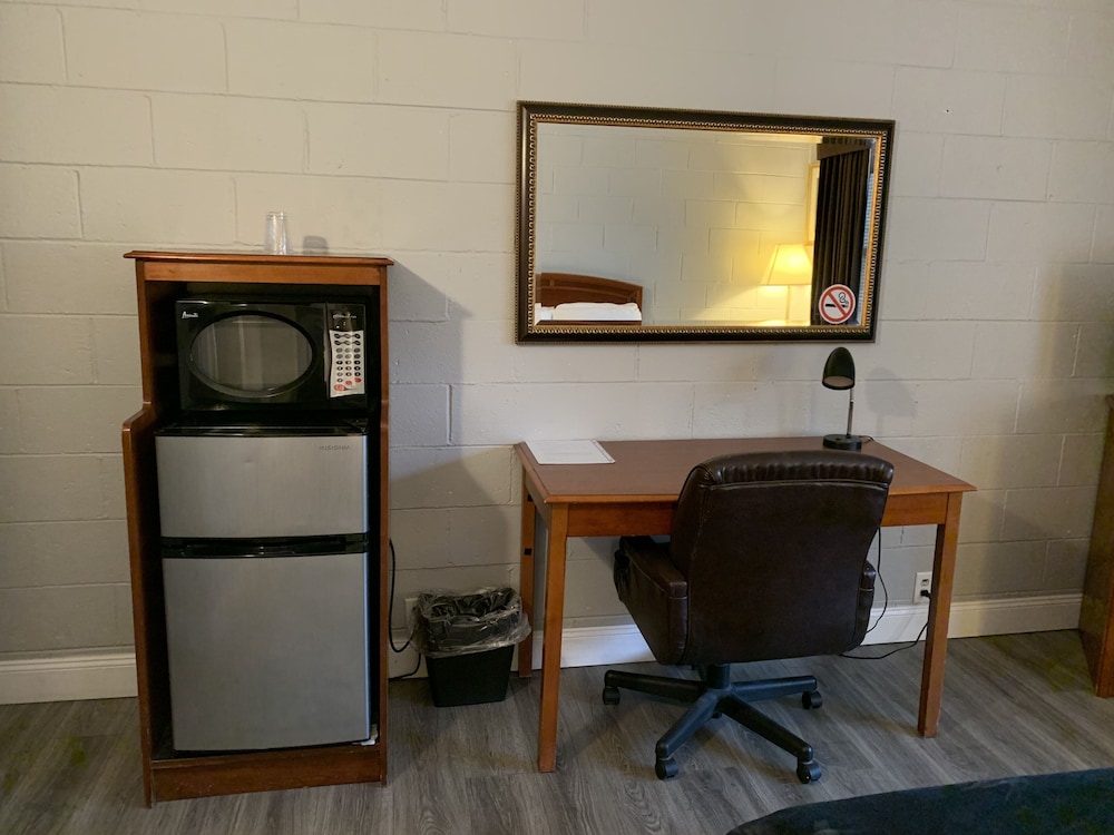 Hill Top Motel - photo 13