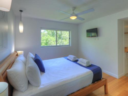 Maggies Beachfront Apt. 8 — Magnetic Island — photo 3