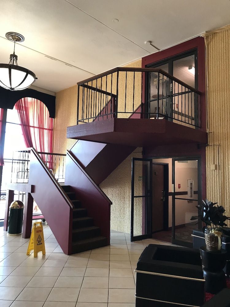 Crookston Inn & Convention Center - photo 17
