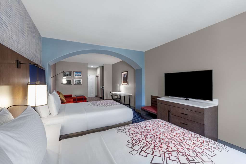 La Quinta Inn & Suites by Wyndham Houston Channelview - photo 37