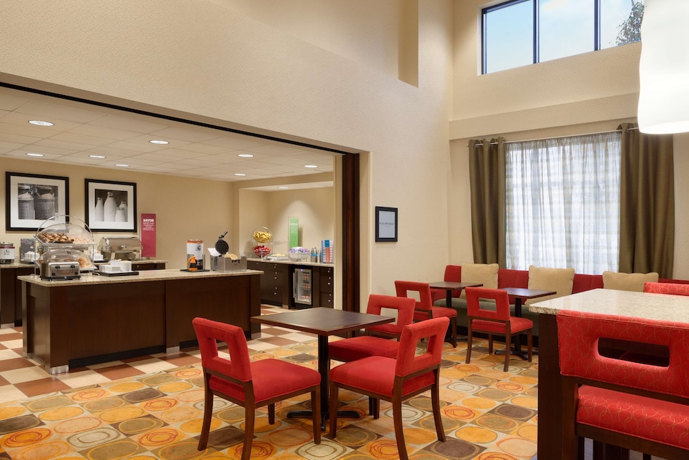 Hampton Inn & Suites Hartford East Hartford - photo 26