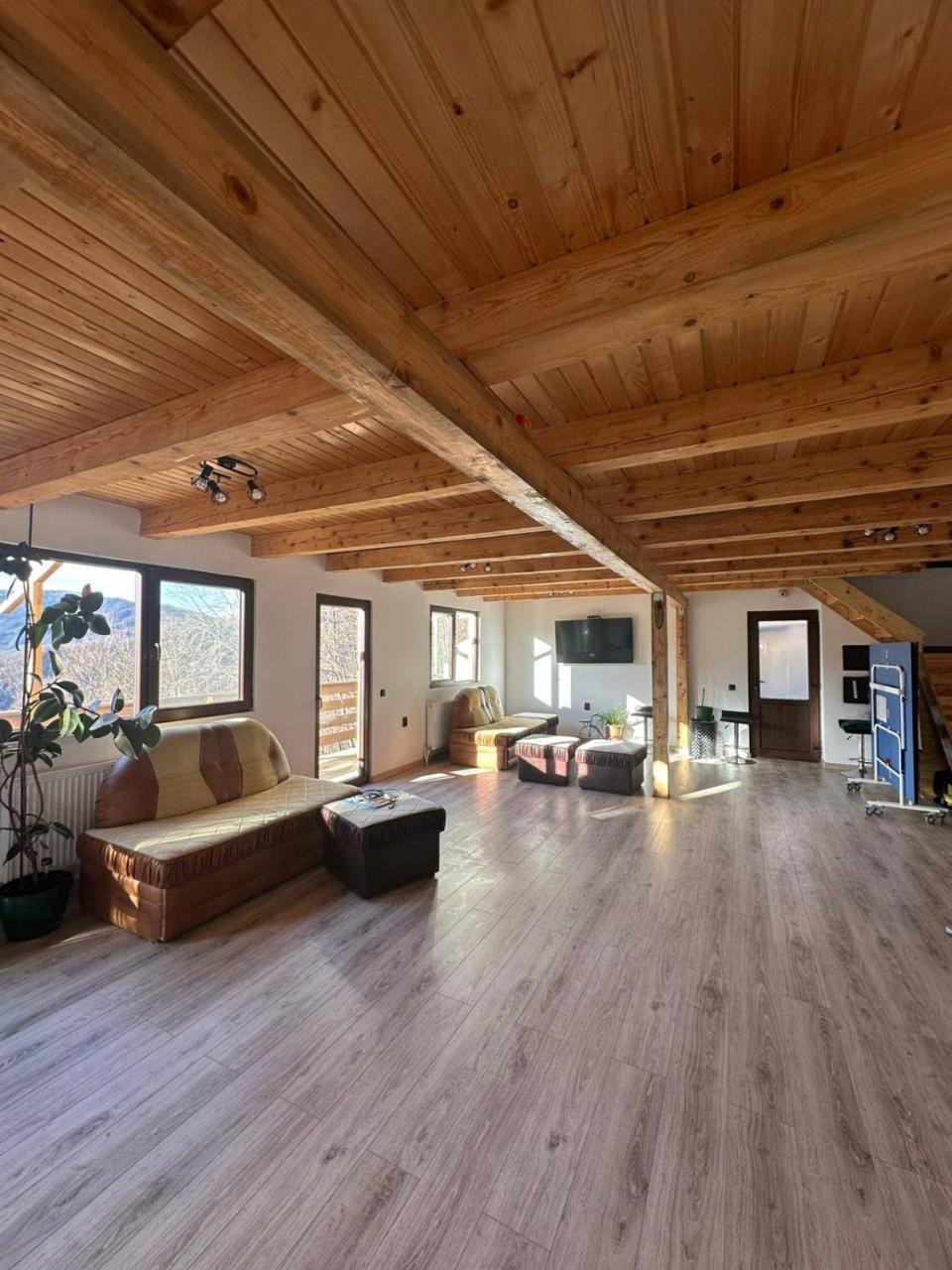 Cabana Teo - carbon neutral hotel in Valea Ierii