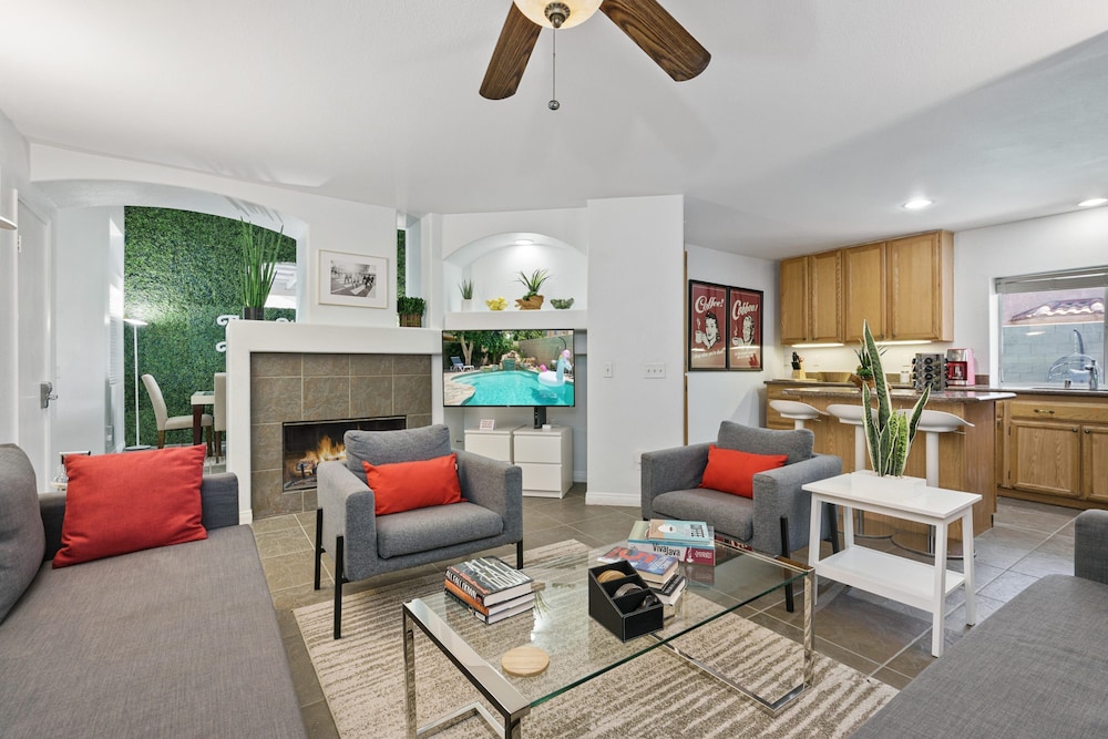 Desert 6BR Pool BBQ Games Parking S1 in Indio, United States