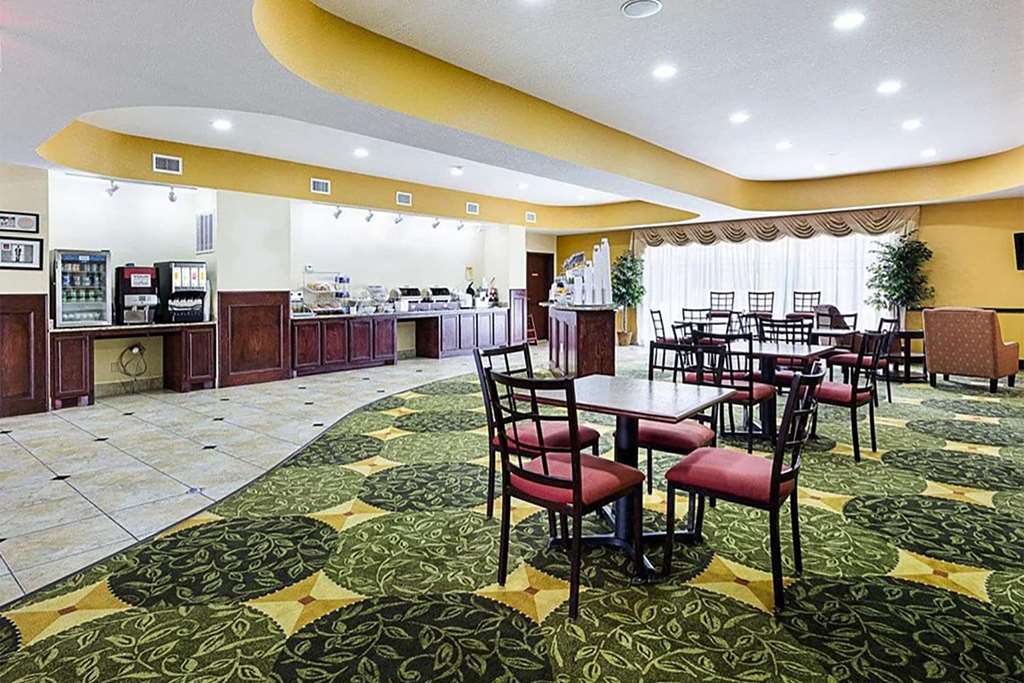 Days Inn & Suites by Wyndham Houston West Energy Corridor - photo 23
