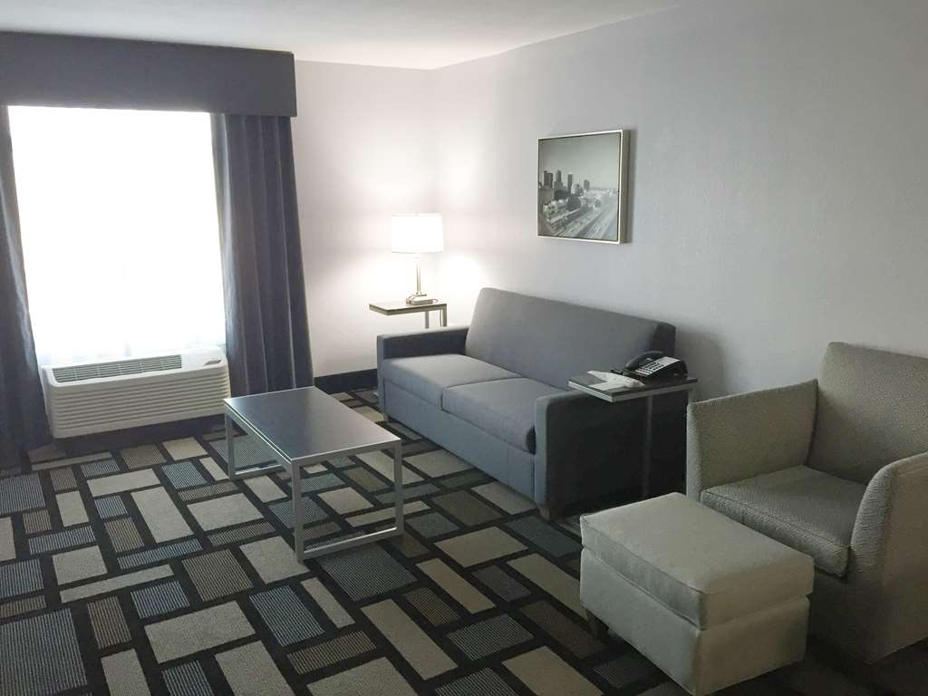 Best Western Plus Birmingham Inn & Suites - photo 14