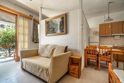 Makis Rooms — Poros — photo 3