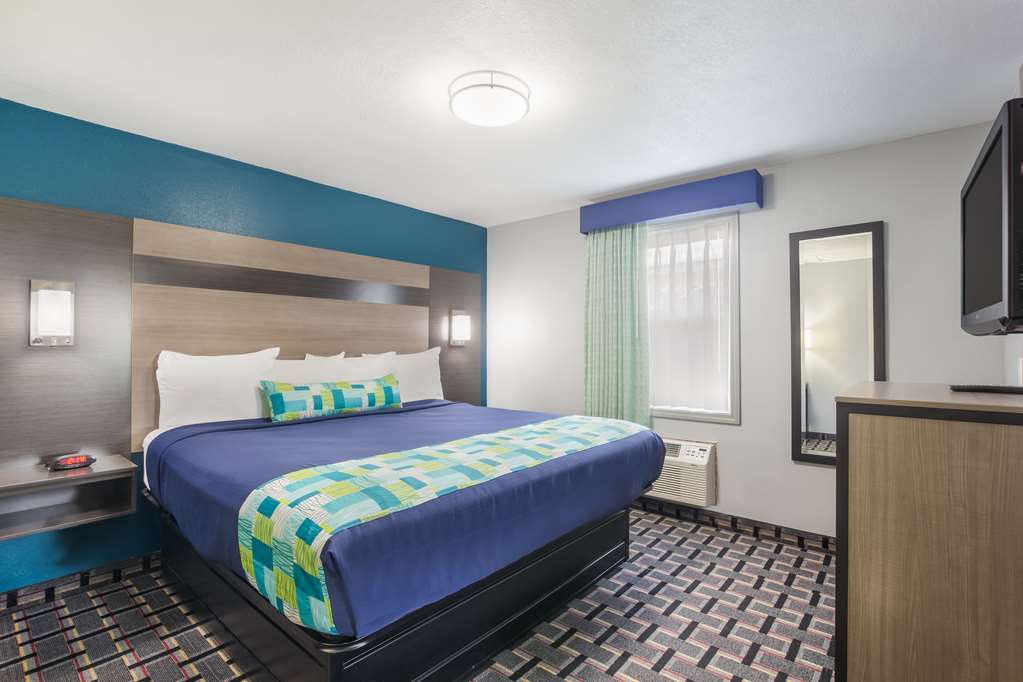Knights Inn and Suites Salem - photo 9