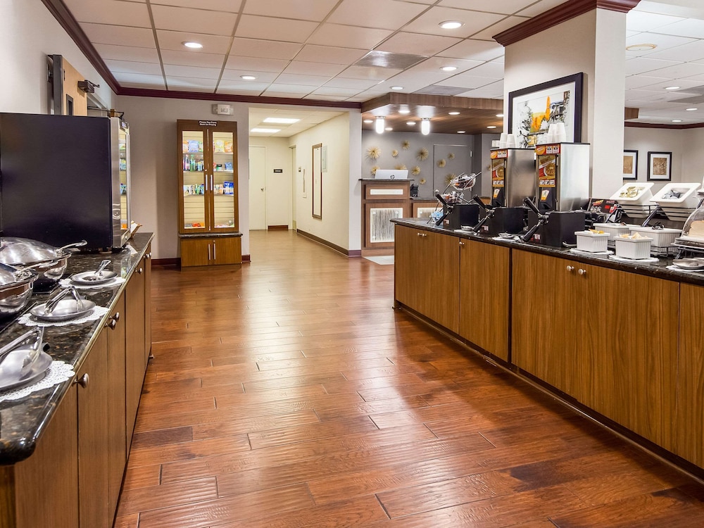 Clarion Pointe Near Medical Center - photo 30