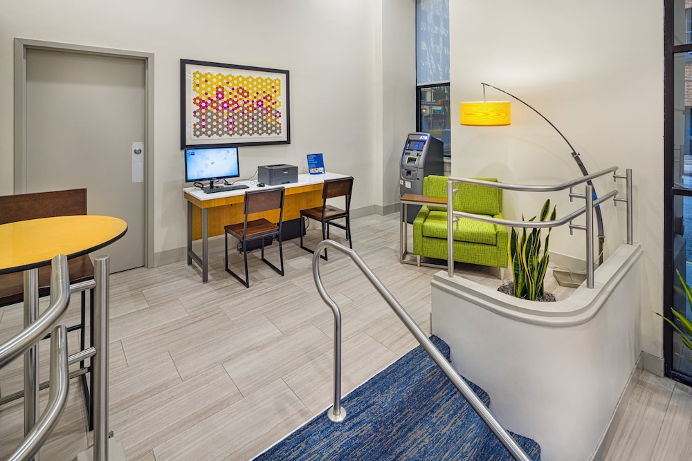 Holiday Inn Express & Suites Atlanta Downtown by IHG - photo 115