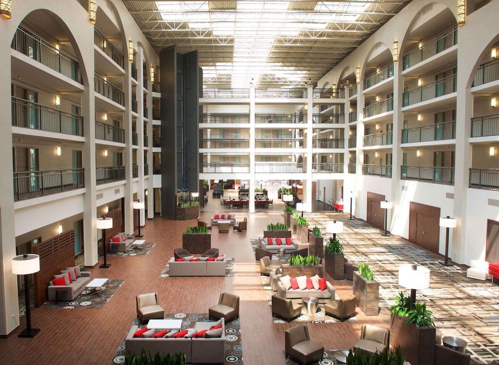 Embassy Suites by Hilton Detroit Livonia Novi - photo 2