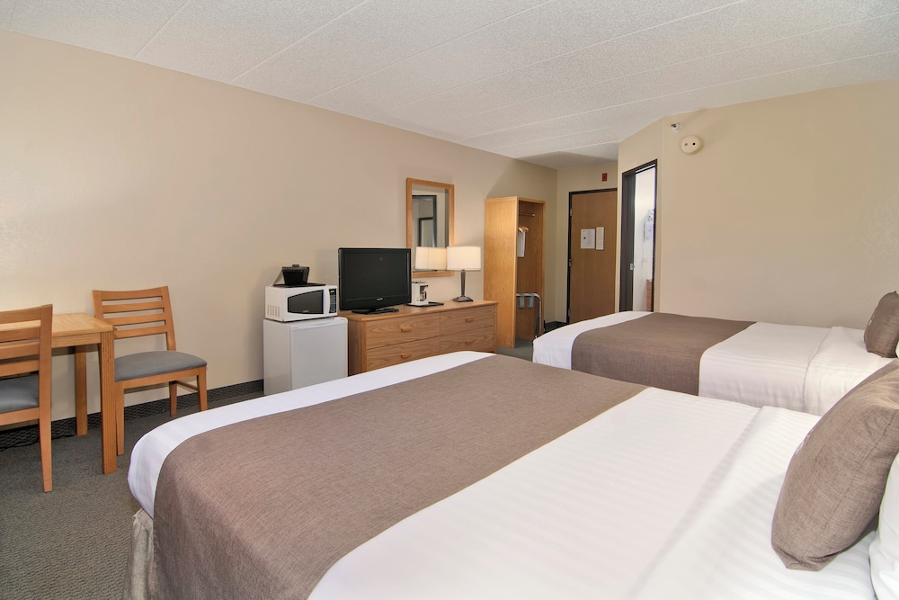Boarders Inn & Suites by Cobblestone Hotels Faribault - photo 38