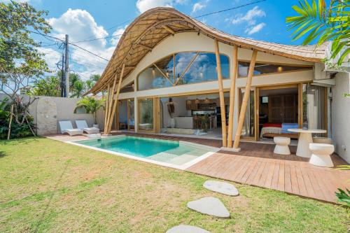 NEW Tropical Bamboo Villa 2BR Villa in Canggu — 4-Star Luxury Hotel in Kerobokan, Indonesia