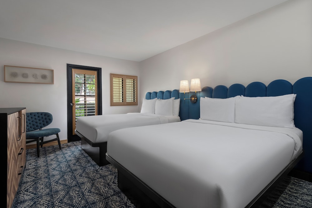 Catalina Canyon Inn - photo 13