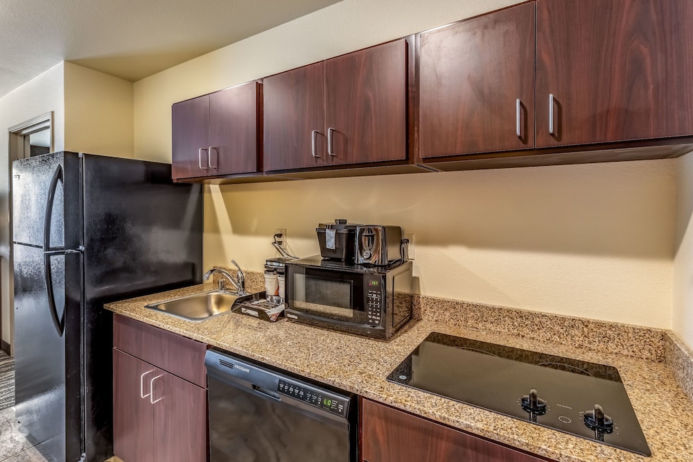 Cobblestone Inn & Suites Fairfield Bay - photo 21