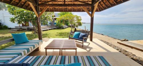Villa Vaihau — 4-Star Luxury Hotel in Papetoai, French Polynesia
