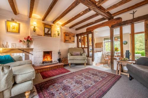 Brimming with Medieval charm Weavers Cottage — 4-Star Luxury Hotel in Lavenham, United Kingdom