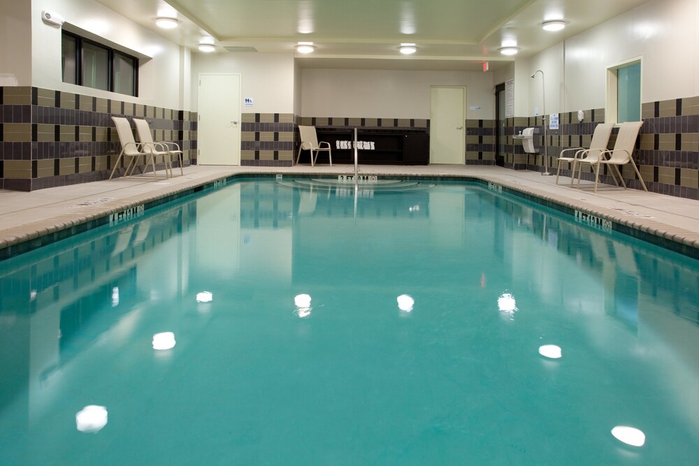 Holiday Inn Express & Suites Clemson by IHG - photo 23