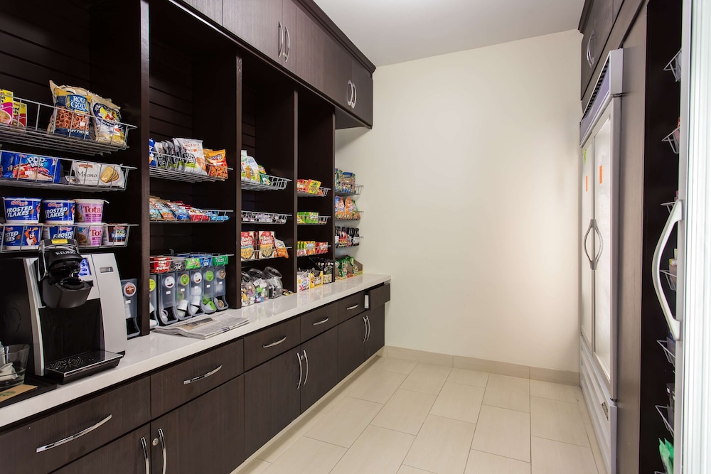 Hilton Garden Inn San Mateo - photo 37
