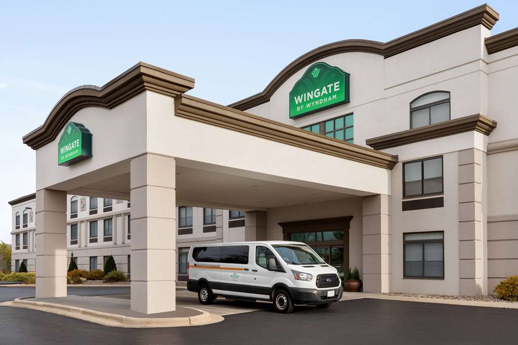 Wingate by Wyndham Green Bay Airport - photo 40