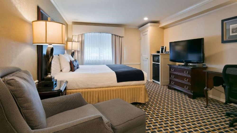 Best Western Plus Puyallup Hotel - photo 12