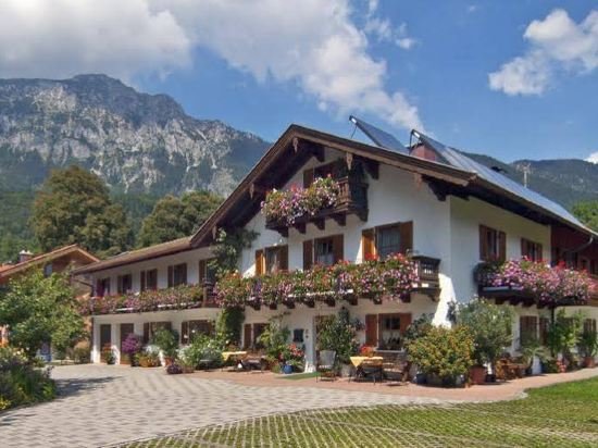 Ferienwohnungen Auhaus — 4-Star Luxury Hotel in Bad Reichenhall, Germany
