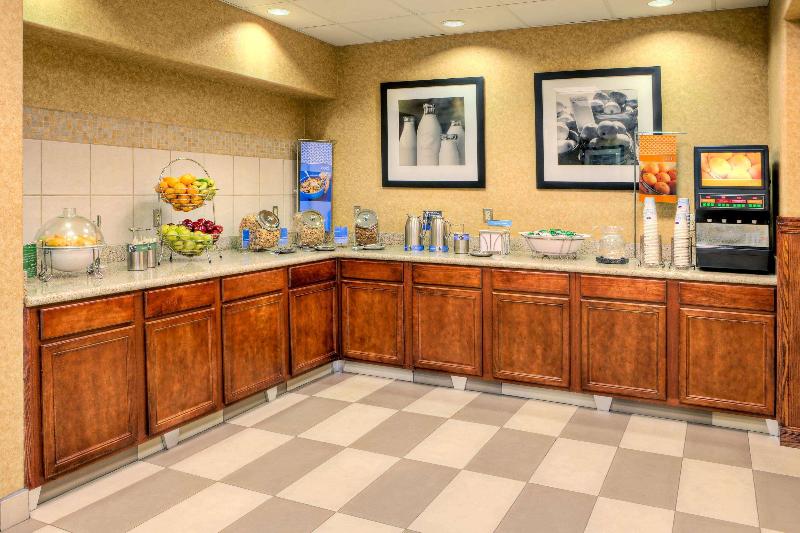 Hampton Inn & Suites Palmdale - photo 129