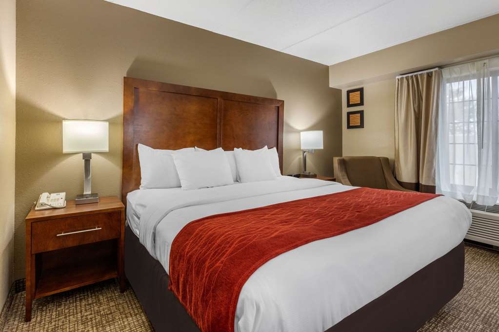 Comfort Inn & Suites Hamilton Place - photo 8