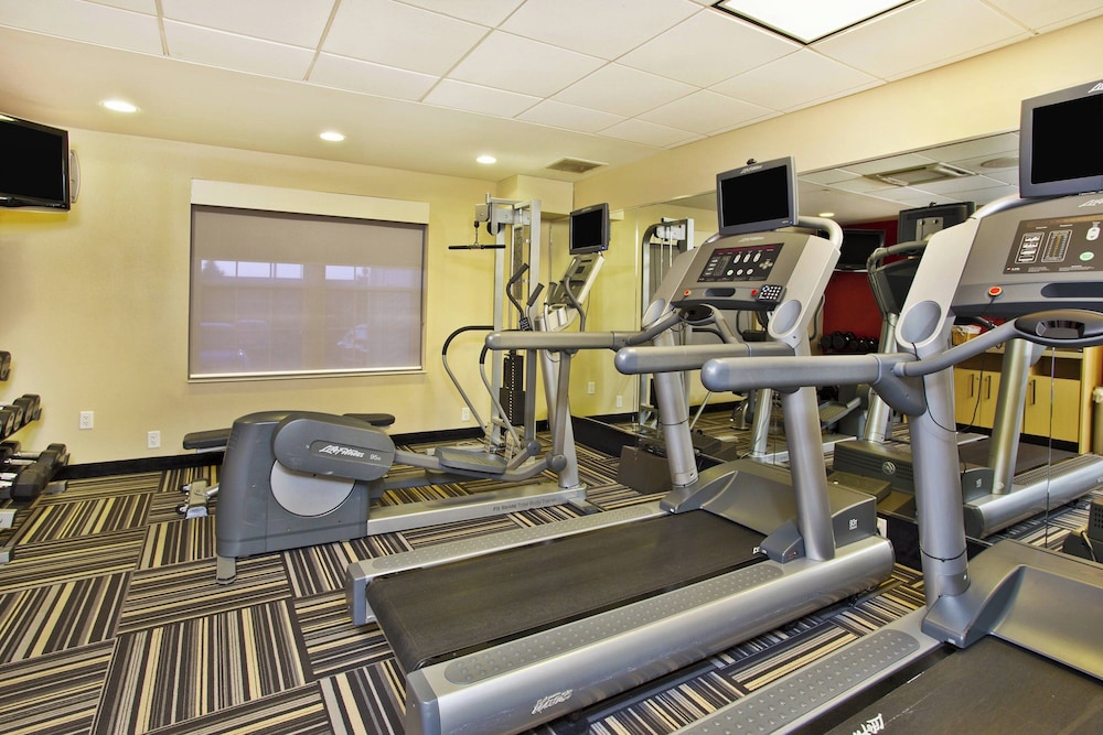 TownePlace Suites by Marriott Republic Airport Long Island - photo 17