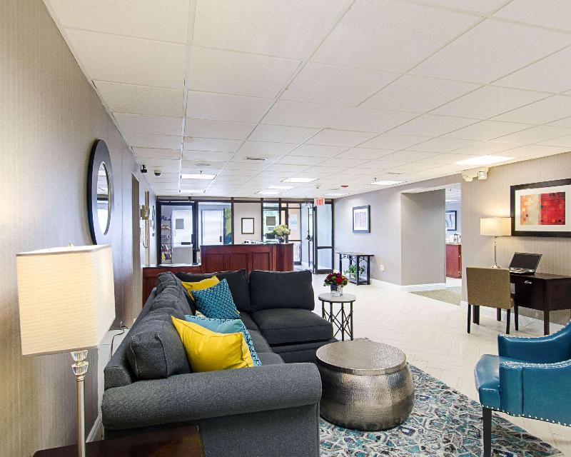 Quality Inn & Suites - photo 10