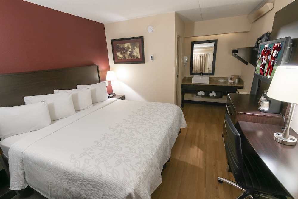 Red Roof Inn PLUS Chicago Willowbrook - photo 17