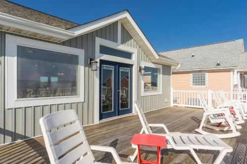 The Treasure Chest by Oak Island Accommodations - photo 18