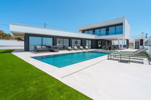 Casa Caracol with a panoramic ocean view — 4-Star Luxury Hotel in Lourinha, Portugal