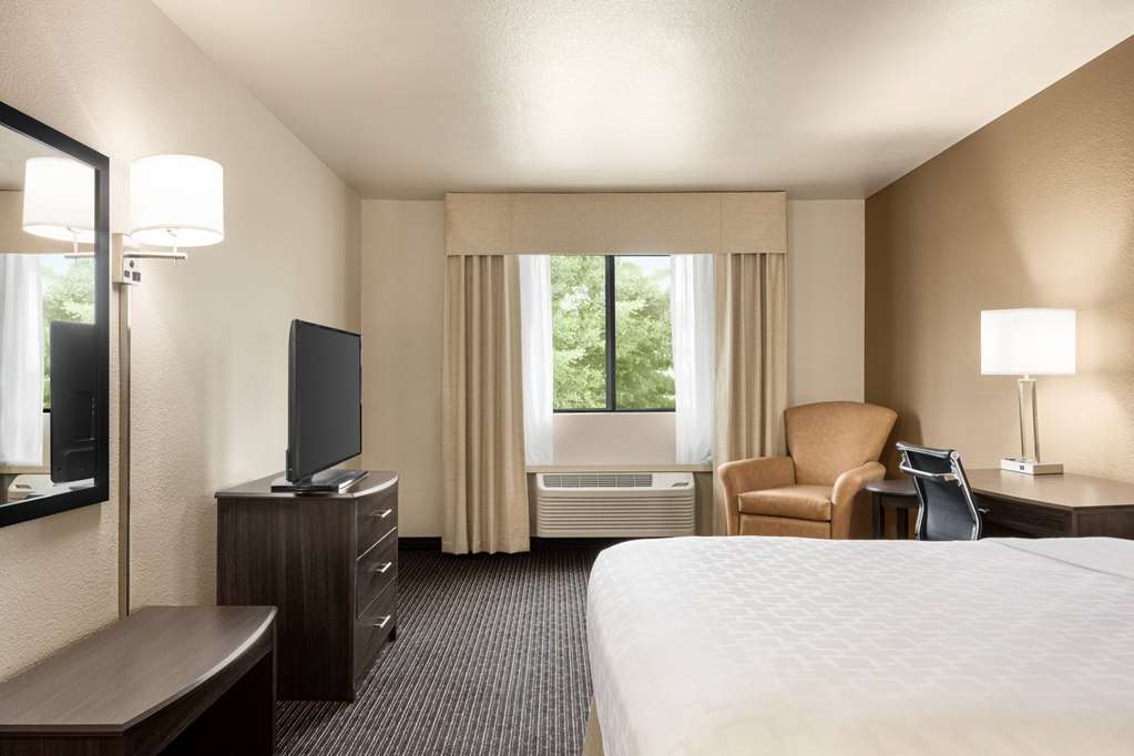 Baymont by Wyndham Hearne - photo 37
