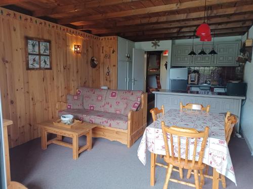 Le Chambeyron Praloup 1600 - last minute hotel in Unknown City
