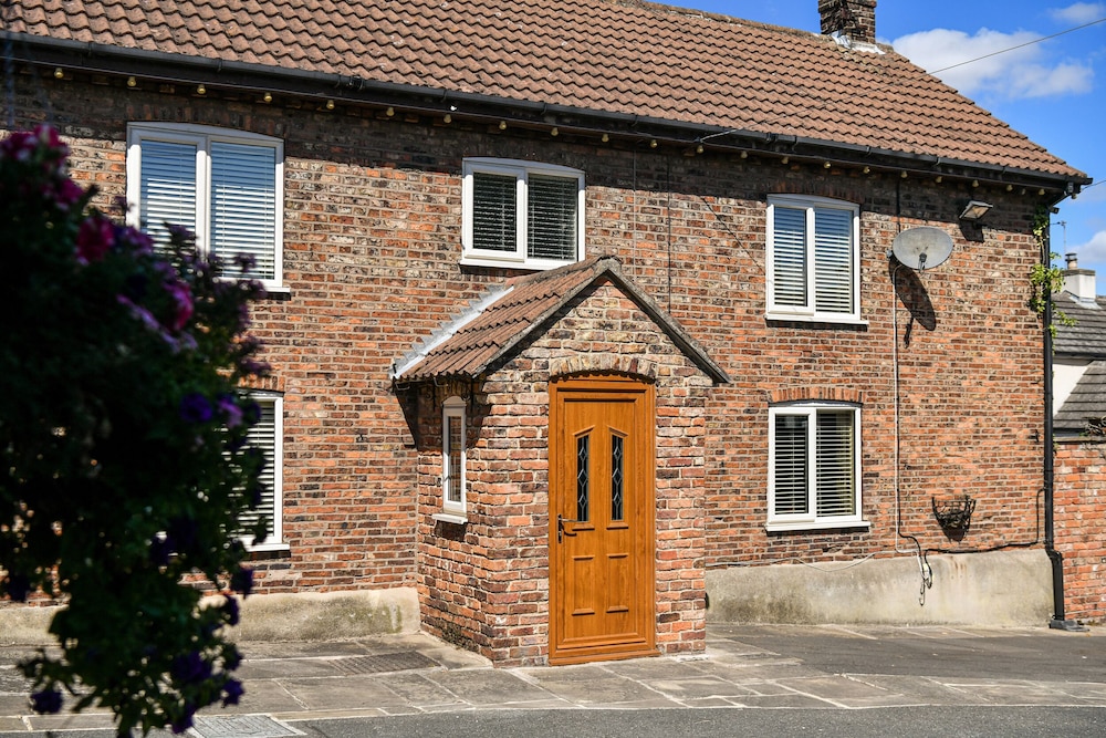 Dovecote Farm House — 4-Star Luxury Hotel in Goole, United Kingdom