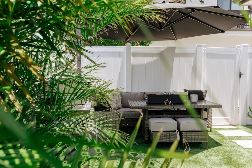 Mediterranean Modern Steps to Beach Dining w Spa - photo 9