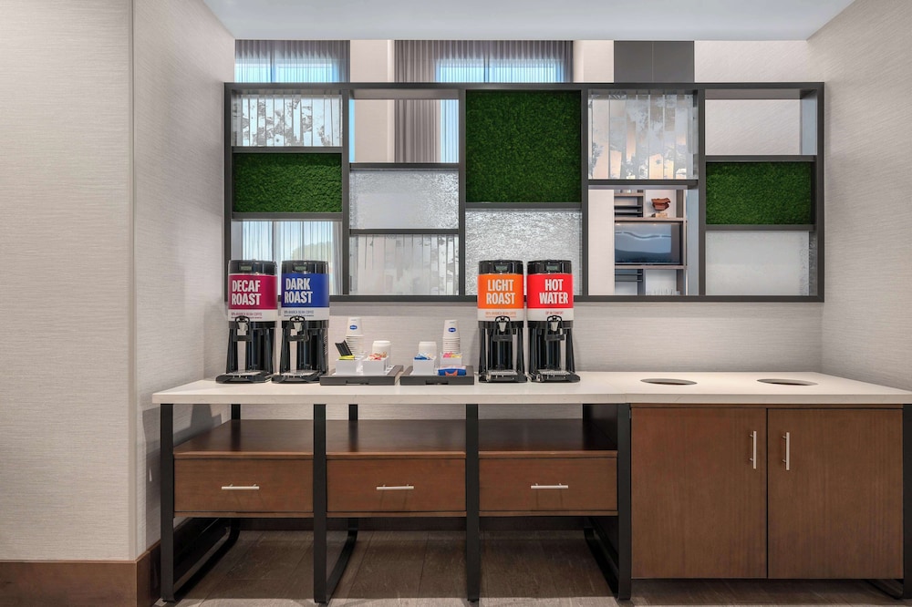 Hampton Inn & Suites by Hilton Pittsboro - photo 18
