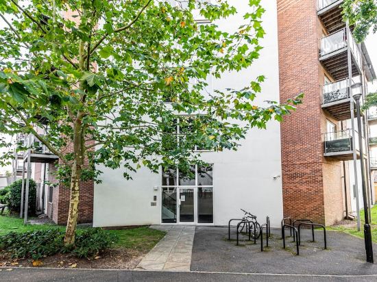 Mayfair Court — 4-Star Luxury Hotel in Watford, United Kingdom