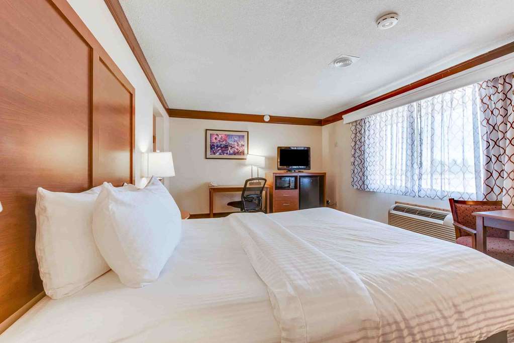 Best Western Movie Manor - photo 35