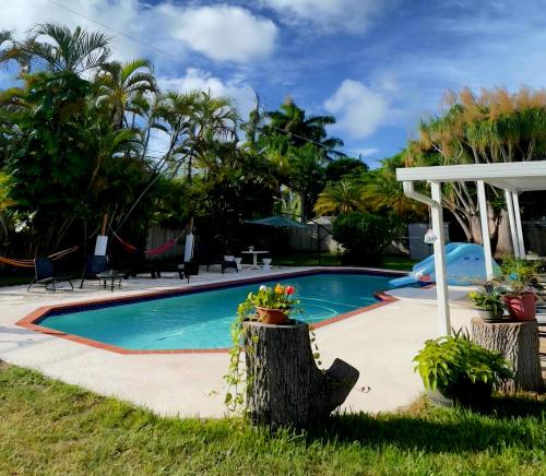 Heated Pool Private Duplex House BBQ Parking WiFi — 4-Star Luxury Hotel in Cutler Bay, United States