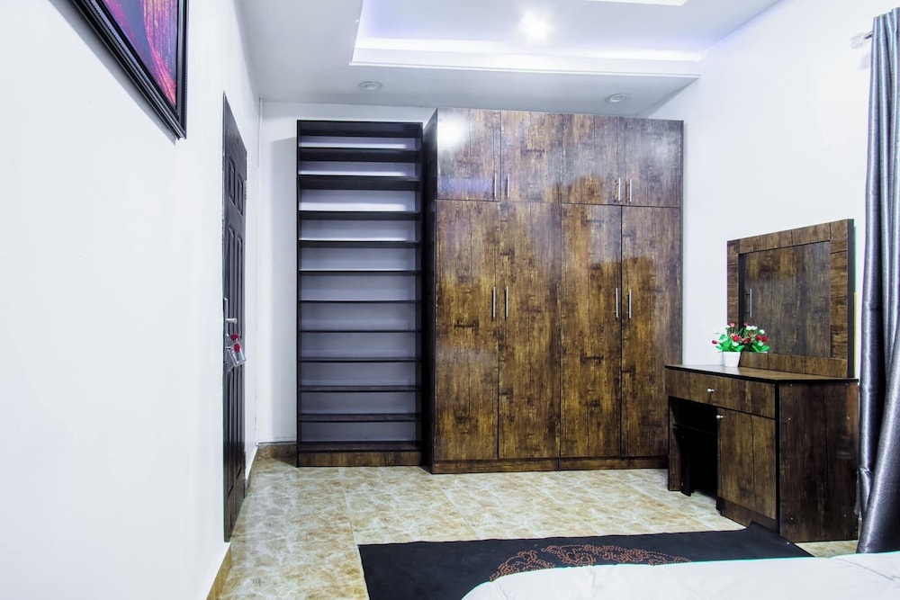 Adunola Serviced Apartment — 4-Star Luxury Hotel in Lagos, Nigeria