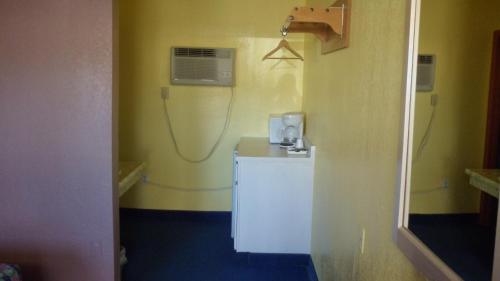 Eastwood Motel - photo 16