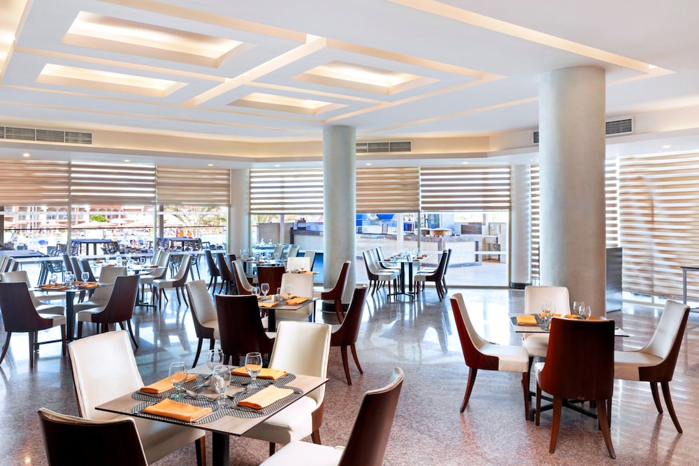 מזון ומשקאות