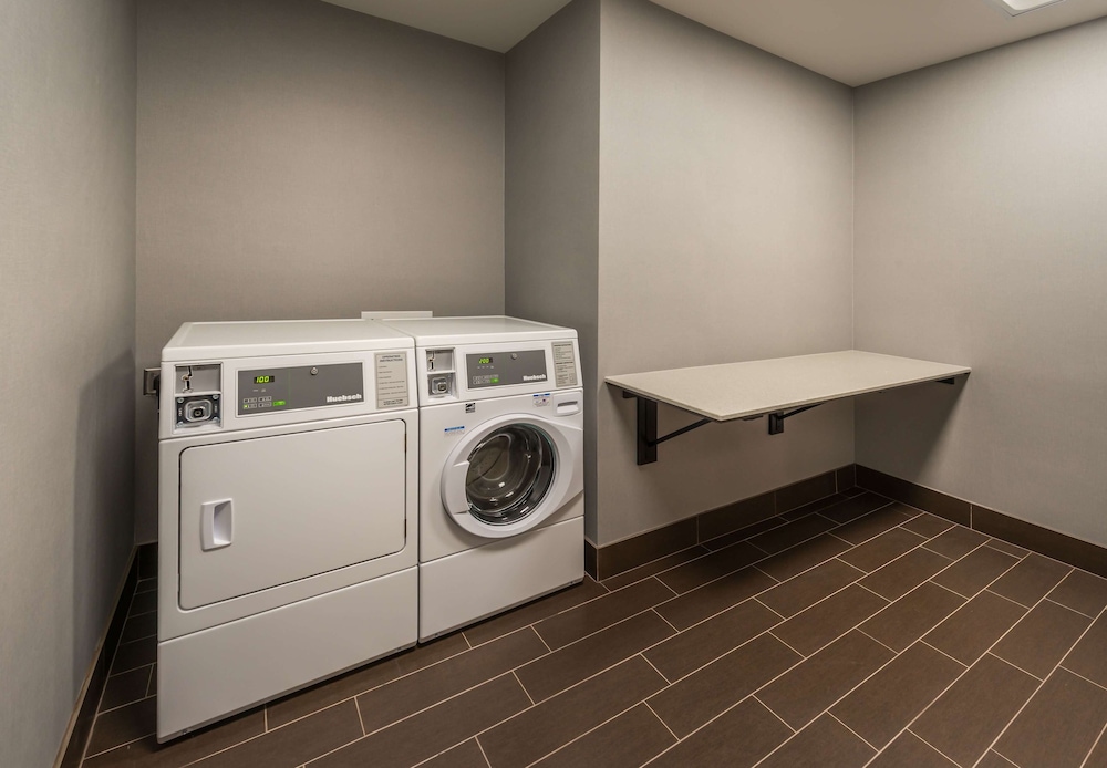Hampton Inn & Suites Reno West - photo 17
