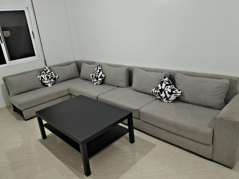 WiFi & Smart TV & Netflix & Free Parking & Full Kitchen & Heating & Washing Machine — 4-Star Luxury Hotel in Khemisset, Morocco