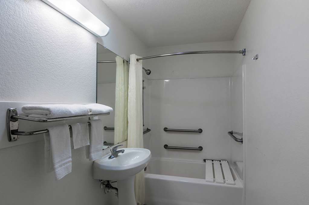 Motel 6 Azle TX - photo 17