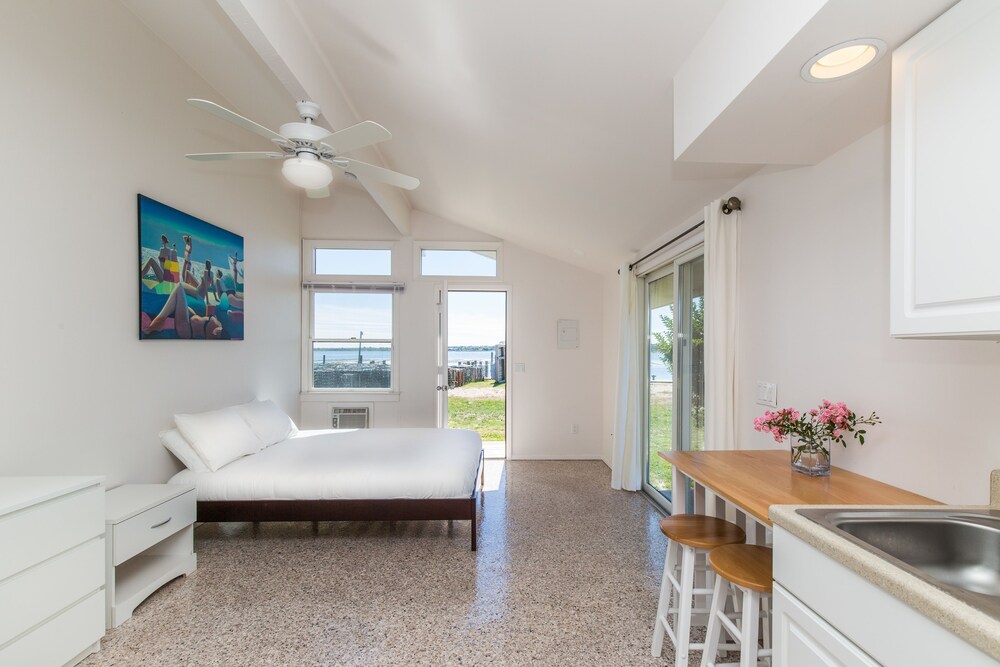 Montauk Bungalows - photo 7